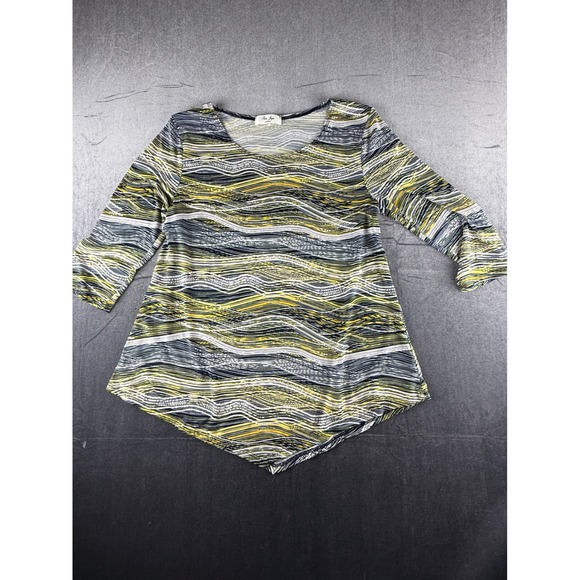 Rue Juju Tops - Rue Juju Womens Medium Yellow Black Wavy Stripe 3/4 Sleeve Sharkbite Tunic Top